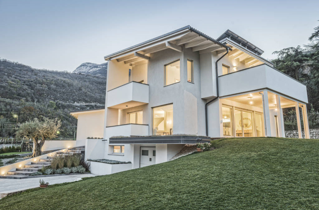 Rubner Haus: una villa unifamiliare immersa nei vigneti di famiglia