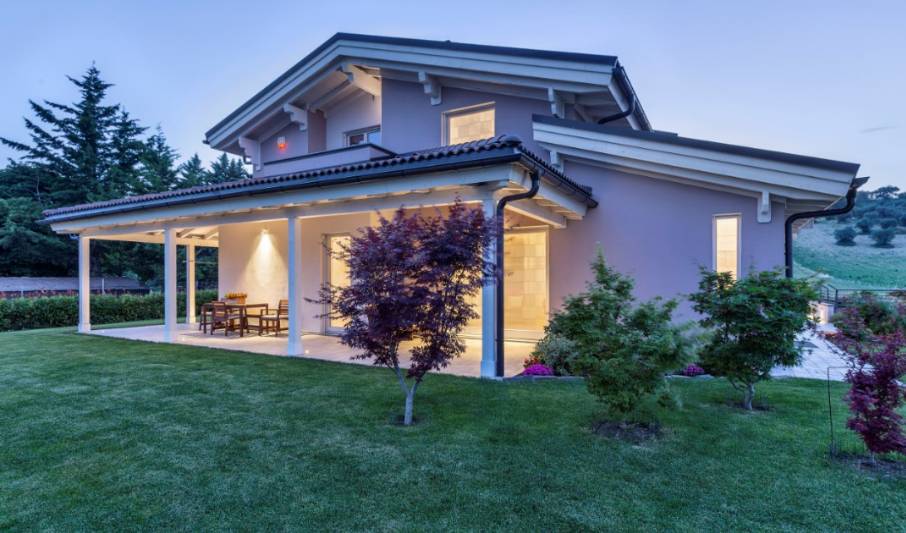 ELEVATO COMFORT ABITATIVO E BASSI CONSUMI ENERGETICI CARATTERIZZANO UNA VILLA MONOFAMILIARE FIRMATA RUBNER HAUS