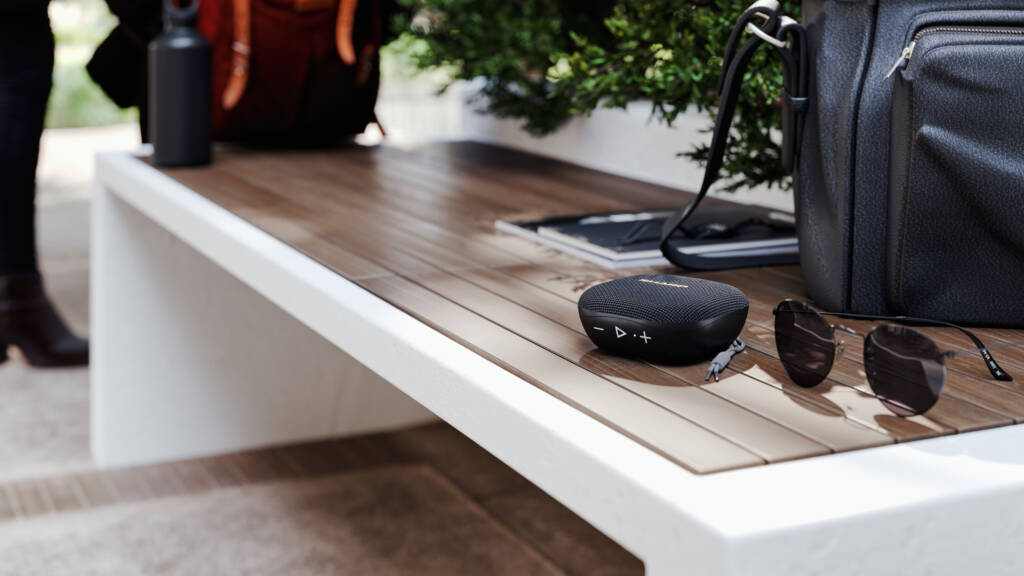 SHARP accende l’estate con il nuovo bluetooth speaker portatile GX-BT60
